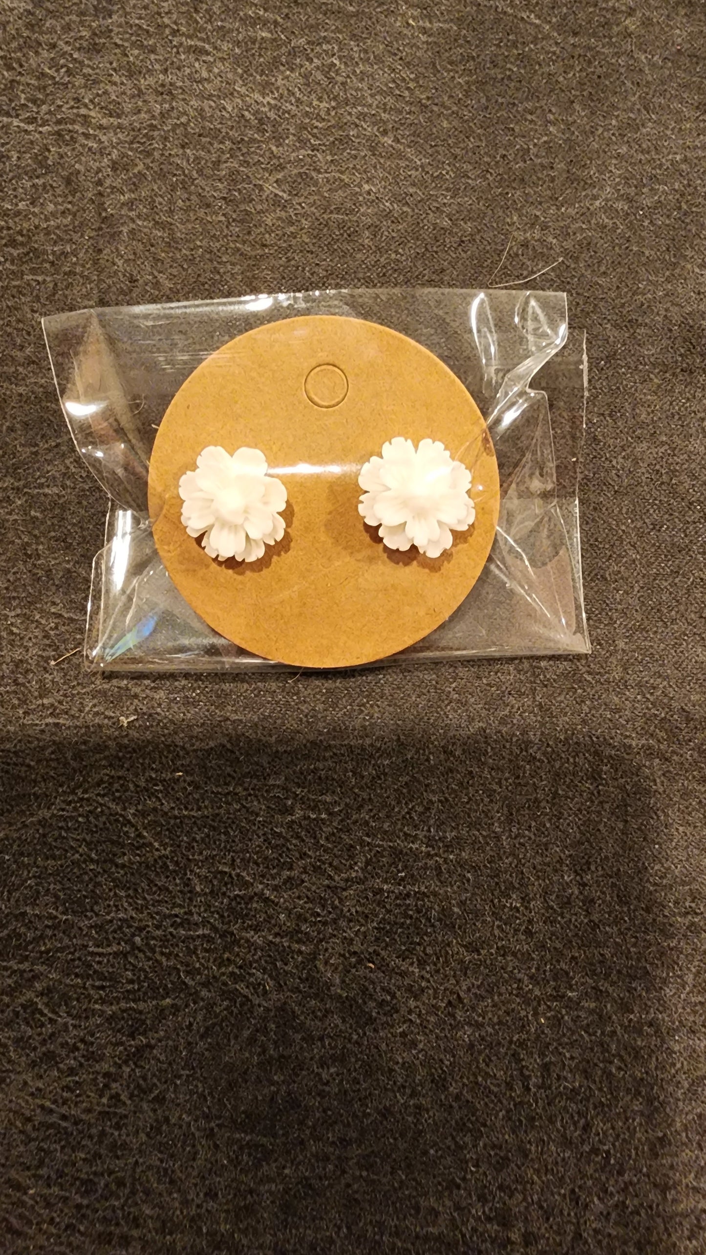 Flower studs