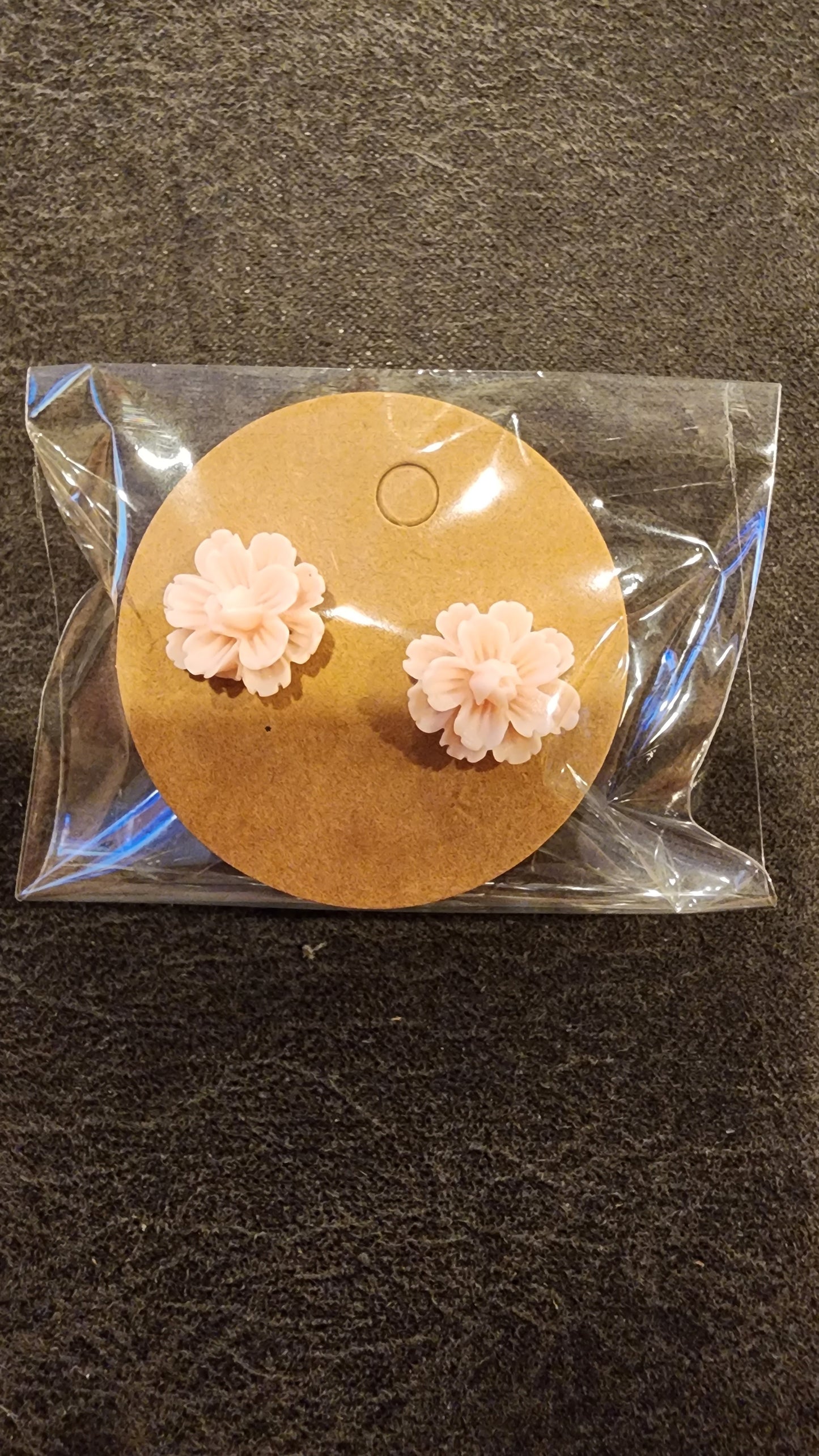 Flower studs